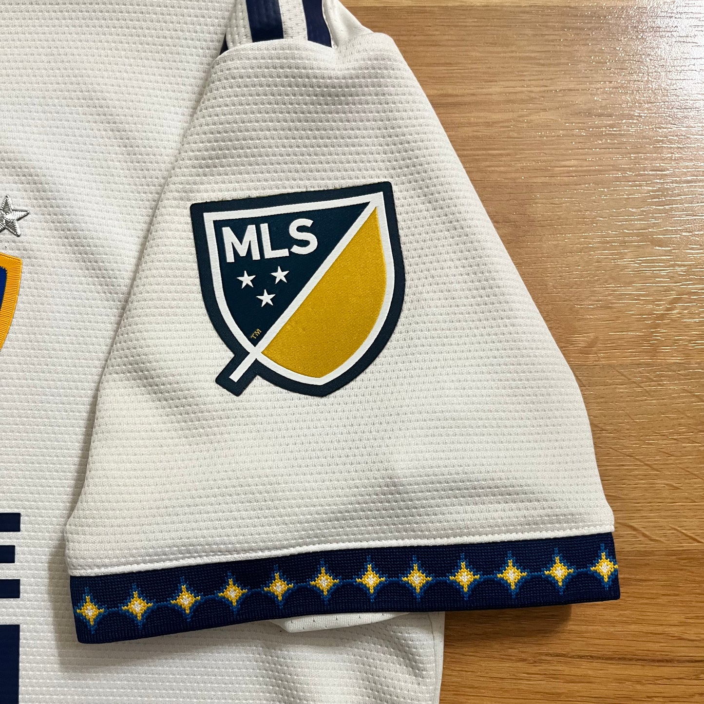 USED Los Angeles Galaxy 2022-23 Authentic Chicharito Jersey MLS Home #14 Adidas Size Large STAINED
