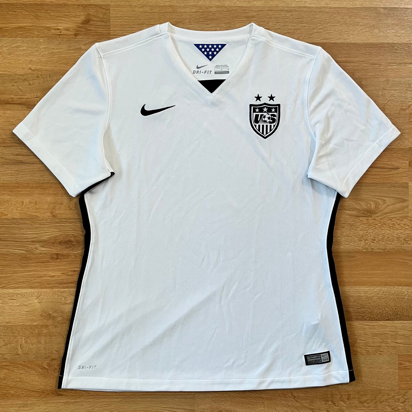 USED Women's USWNT 2015
Jersey Home Authentic Nike USA
Womens Size Large