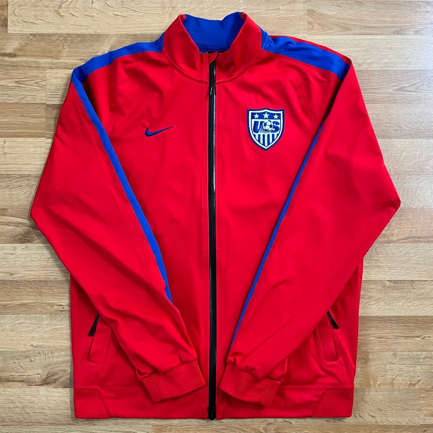 USED USMNT 2014-2015
Red Track Jacket Nike Double Zipper USA Size Medium