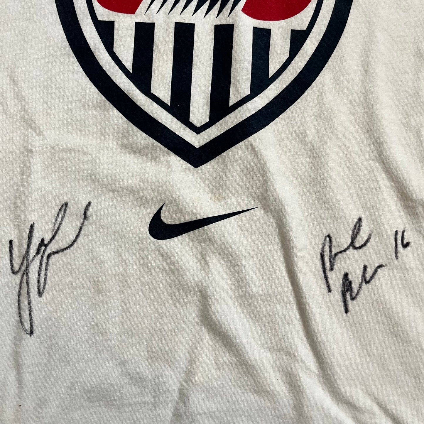 USED Property of USA Nike T Shirt USWNT USMNT Size Small Signed Unisex