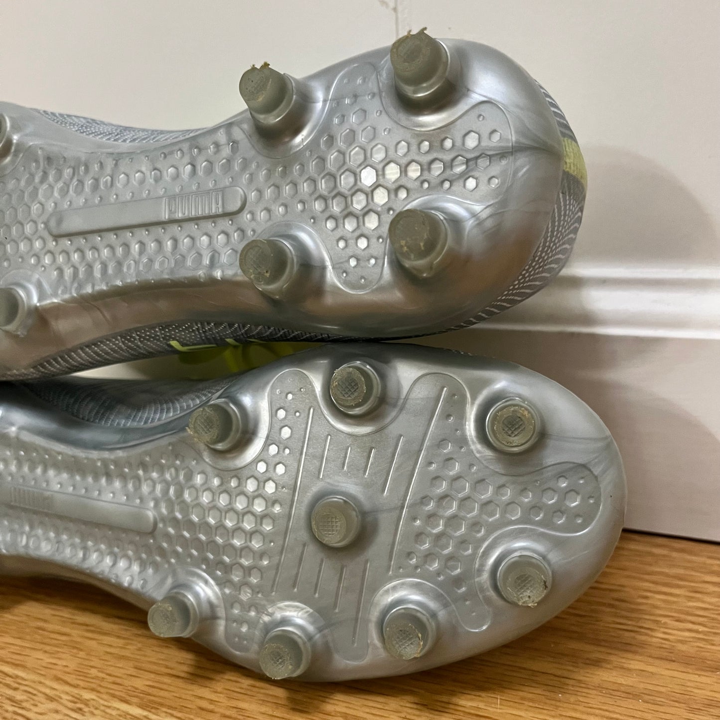 SIZE 7 Womens Puma ULTRA Soccer Cleats 1.4 AG Silver Green 106723-01 SZ 7 Woman